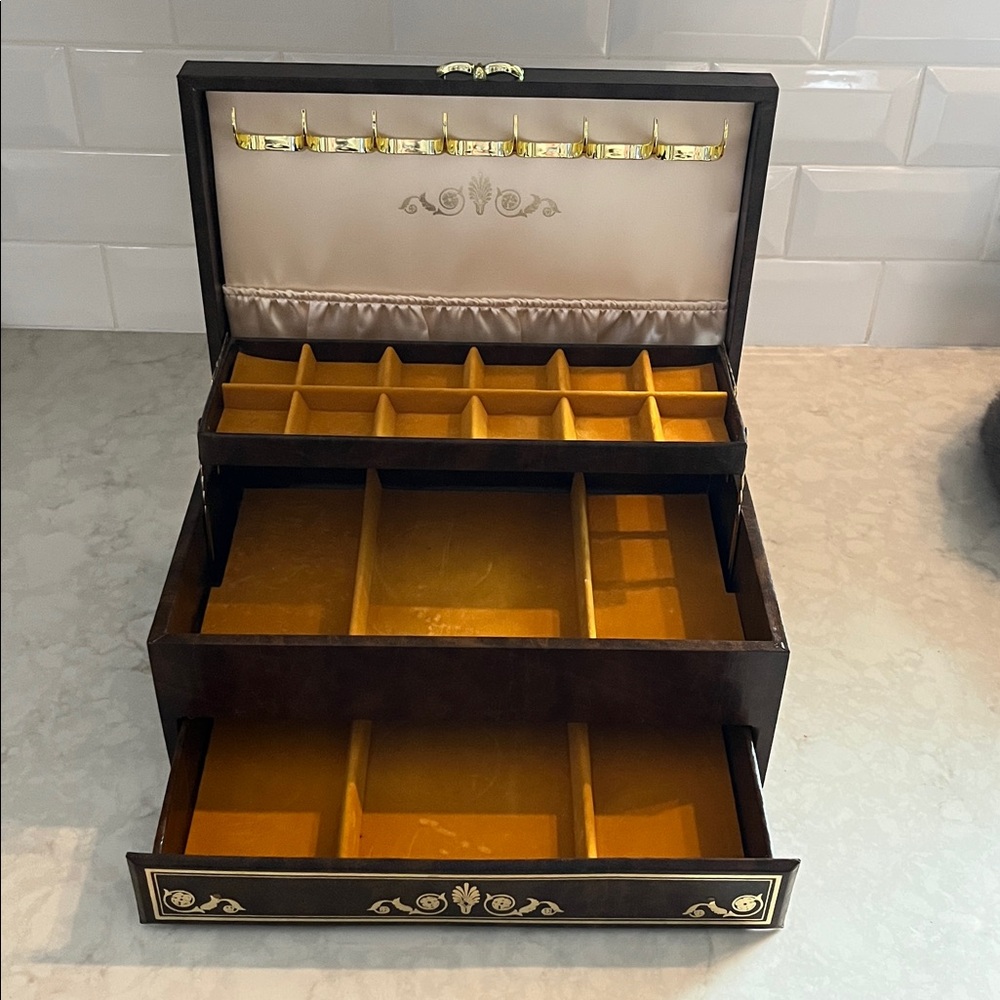 Vintage Leatherette Gold Tooled Brown Three Tiered Jewelry Box - Picture 2 of 13
